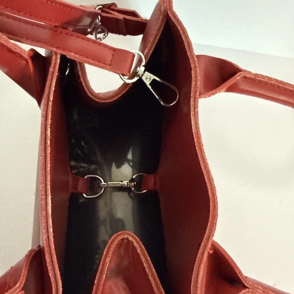 Unbranded red top